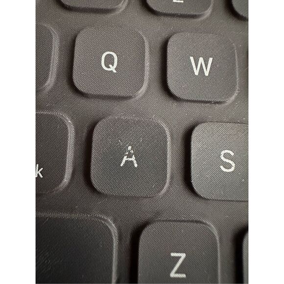 iPad Pro Smart Keyboard 10.5 in Model A1829 MPTL2LL/A Black Case - Picture 4 of 4